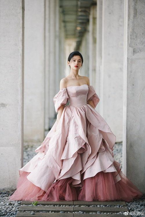 打火机与公主裙,燃烧的爱情传奇